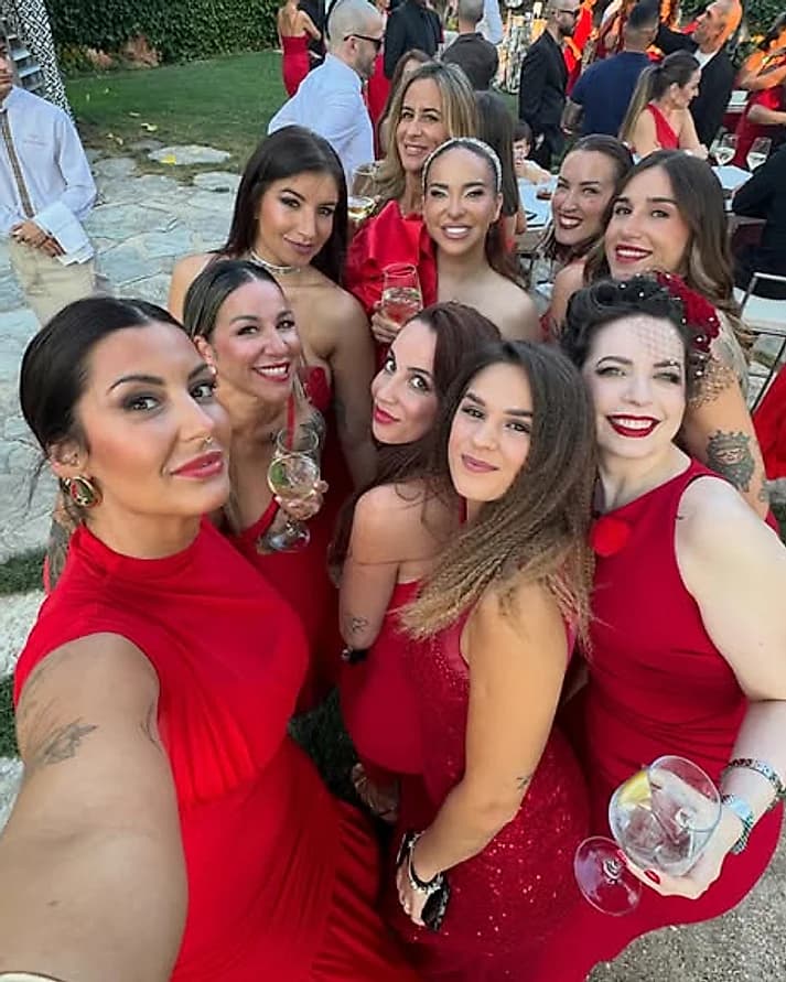 Alba Franco junto a otras profesionales del sector en una gala de premios
